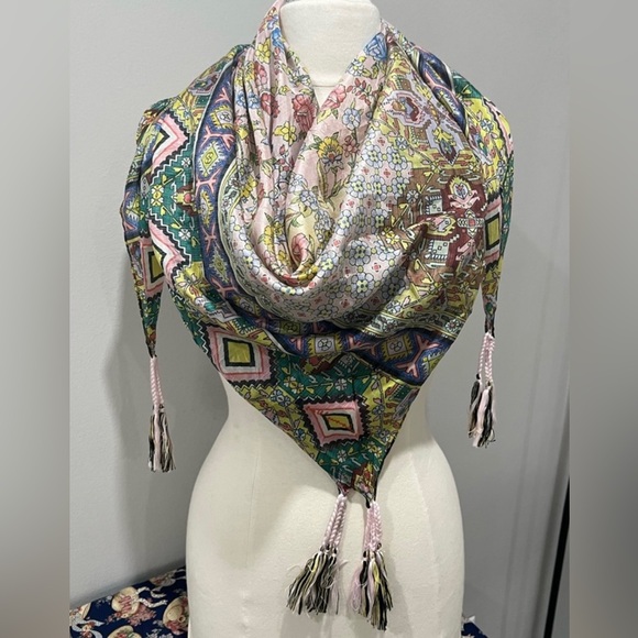 Johnny Was NWOT large silk square scarf with tassels includes original gift box - Picture 13 of 13